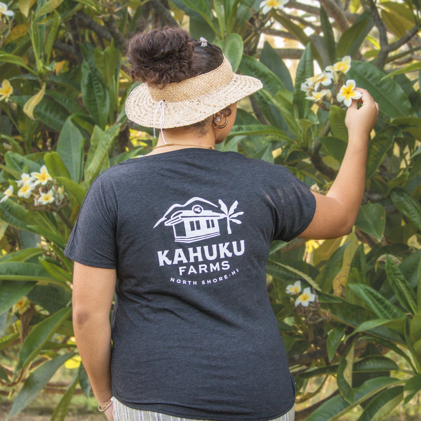 NEW Kahuku Farms Womens Tee